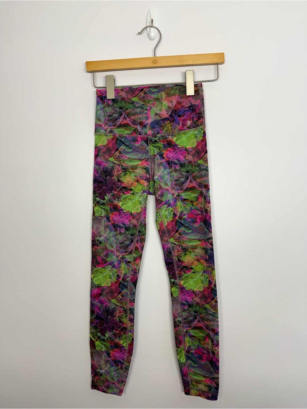 Lululemon Wunder Train High-Rise Tight 25" Vivid Floral Tone Size 4